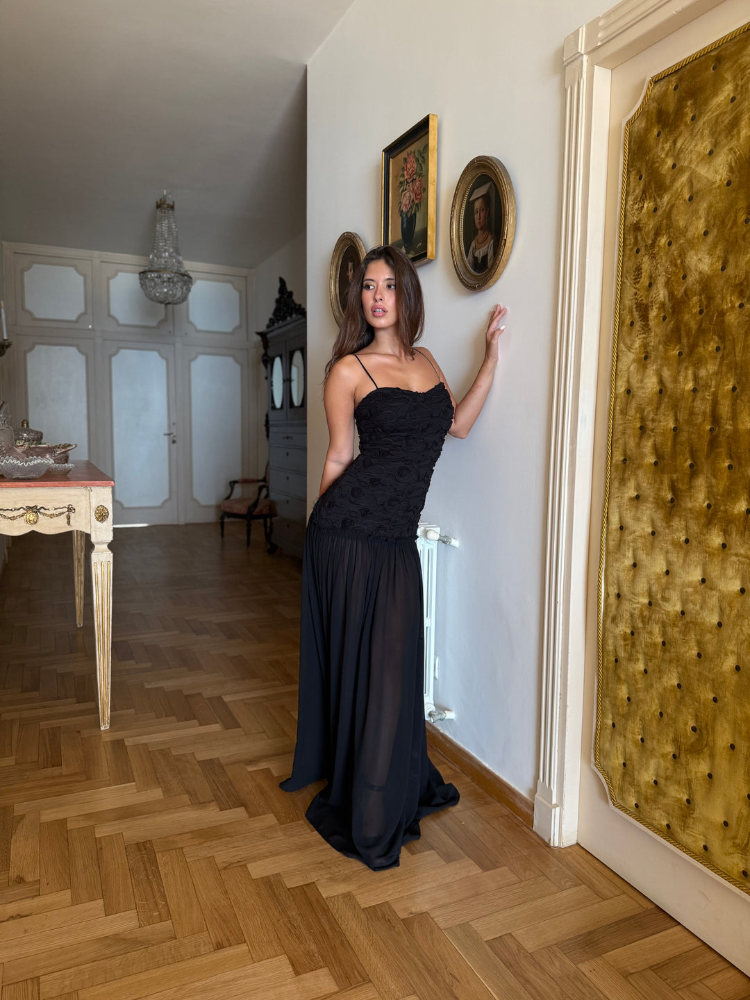 RENATA | BLACK
